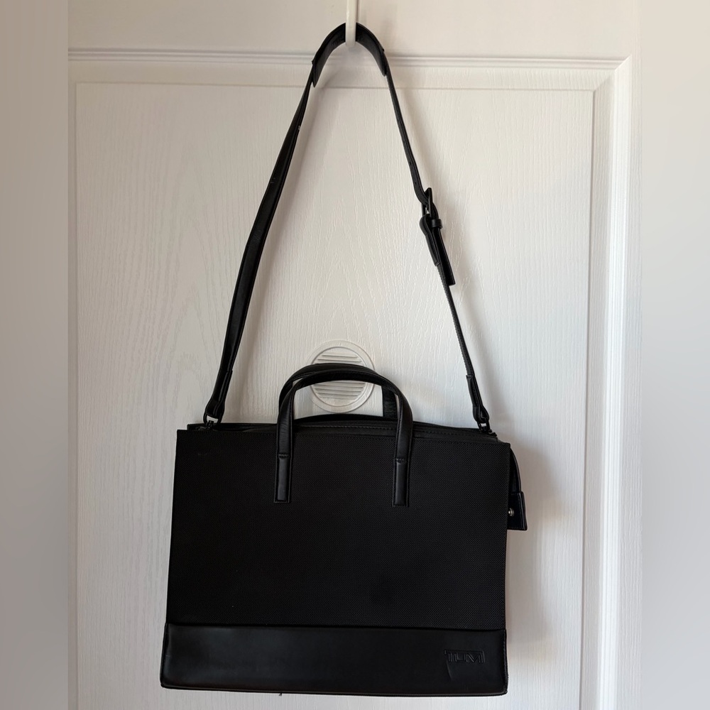 TUMI Black Laptop / Computer Briefcase Shoulder Bag